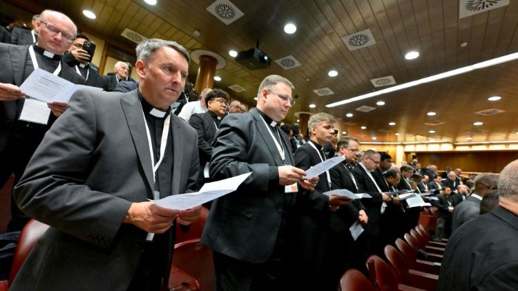 Papa Francisko anawapongeza na kuwashukuru Maparoko