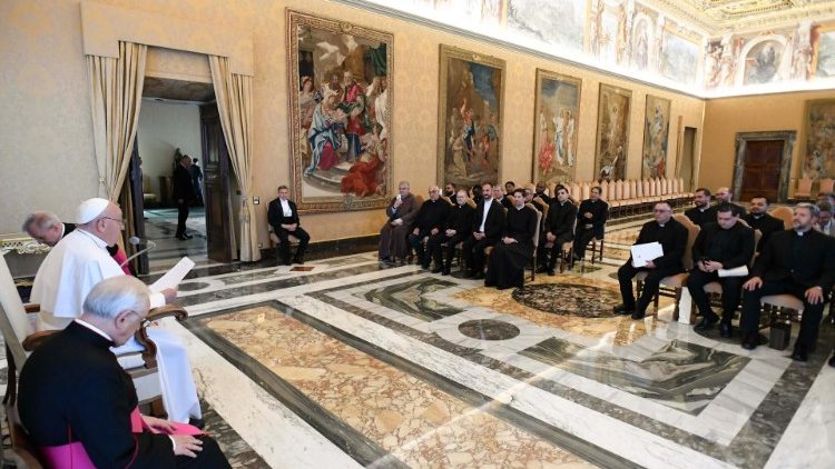 Audiencia del Papa a los profesores y alumnos del Instituto Superior de Liturgia del Ateneo Universitario Sant Pacià de Barcelona, España.