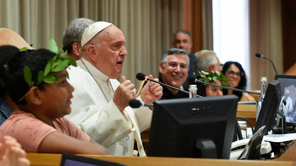 A participação do Papa na "Mesa das Crianças" do II Encontro Mundial sobre a Fraternidade Humana