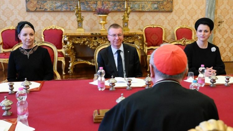Il presidente Rinkevics durante i colloqui in Segreteria di Stato