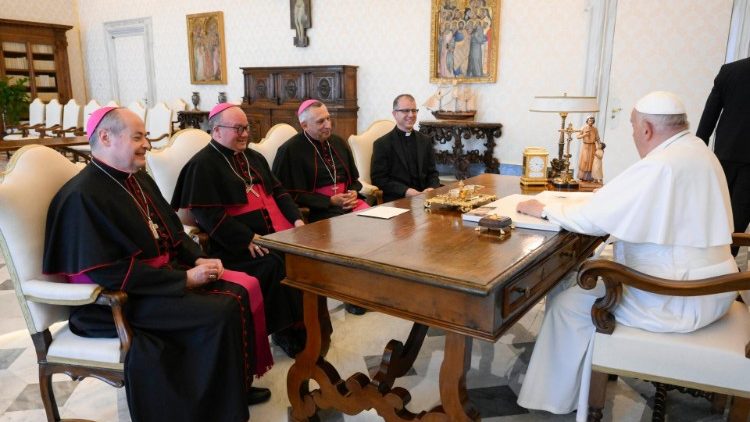 I vescovi di Malta in visita ad Limina