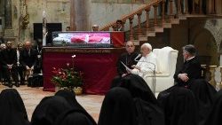 Påven under mötet med Veronas gudsvigda och präster i basilikan San Zeno