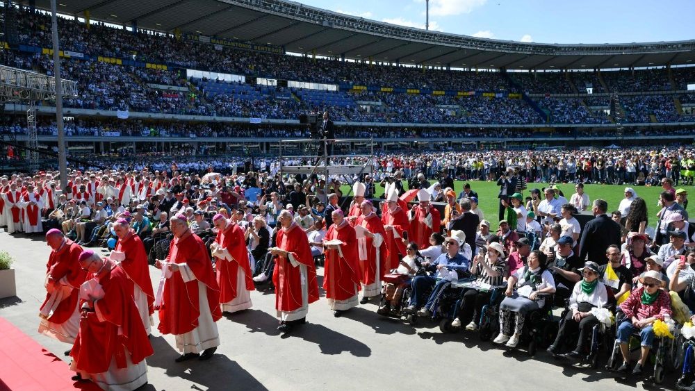 Святая Імша на стадыёне Бэнтэгодзі (Bentegodi) ў Вероне