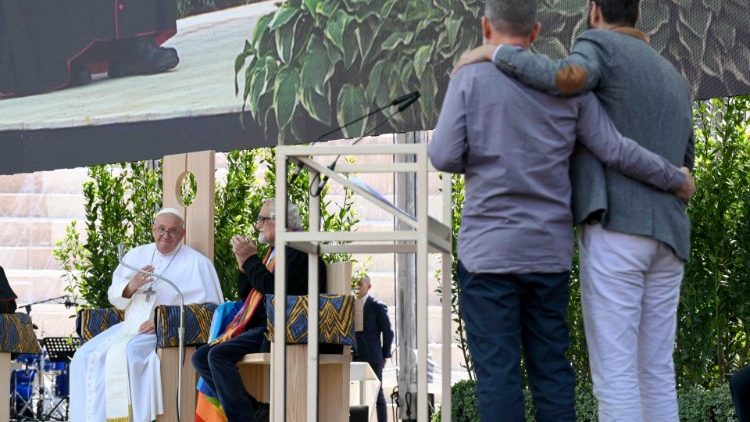 Maoz Inon and Aziz Abu Sarah meet Pope Francis at the "Arena of Peace" event in Verona on 18 May 2024 