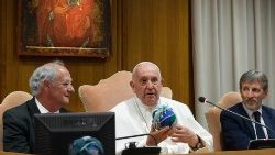 Il Papa nell'appuntamento di chiusura dell'Incontro Internazionale del Senso promosso da Scholas Occurrentes