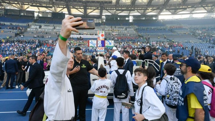 Participantes da I Jornada Mundial das Crianças