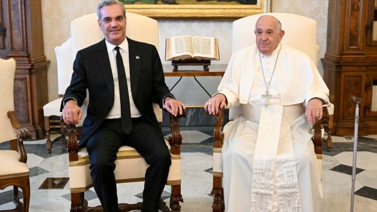Il Papa e Luis Abinader, presidente della Repubblica Dominicana