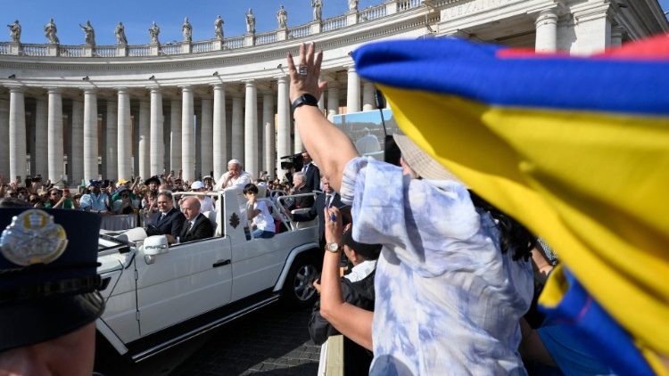 Паломники на площади Святого Петра (29 мая 2024 г.)