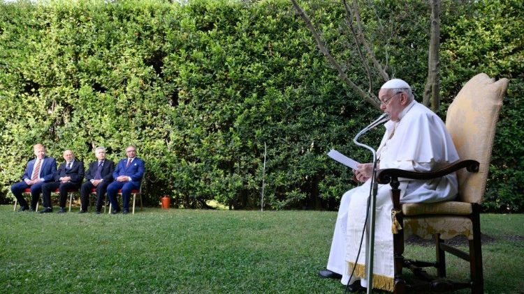 Momento de oraci&oacute;n en el d&eacute;cimo aniversario de la "Invocaci&oacute;n por la paz para Tierra Santa", 7 de junio de 2024 en los Jardines Vaticanos. (Vatican Media)