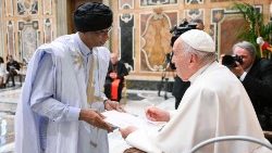 Papa Francisco aos novos embaixadores credenciados junto à Santa Sé