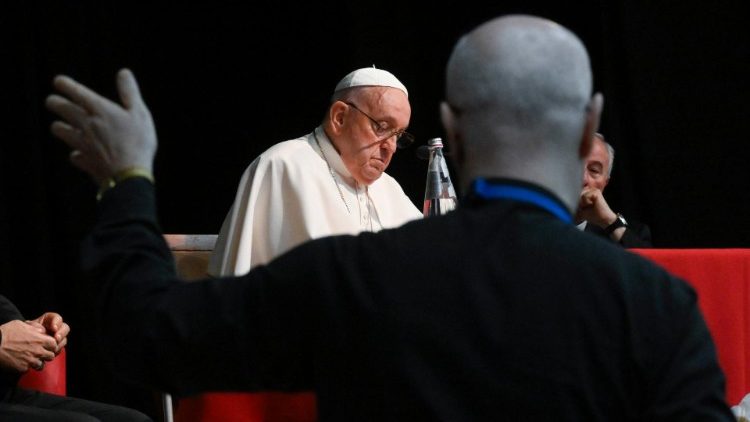 František v dialogu s kněžími