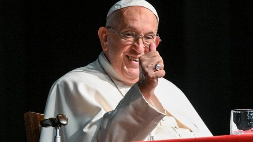 Papst besucht Salesianer-Uni: Letztes Treffen mit Priestern Roms