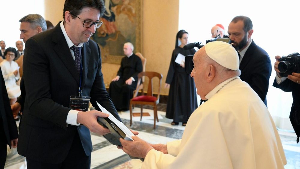 Аўдыенцыя для ўдзельнікаў канферэнцыі, арганізаванай Ватыканскай абсерваторыяй