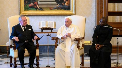 Velmistr Malt&eacute;zsk&eacute;ho ř&aacute;du papeži představil humanit&aacute;rn&iacute; aktivity ve sto dvaceti zem&iacute;ch světa