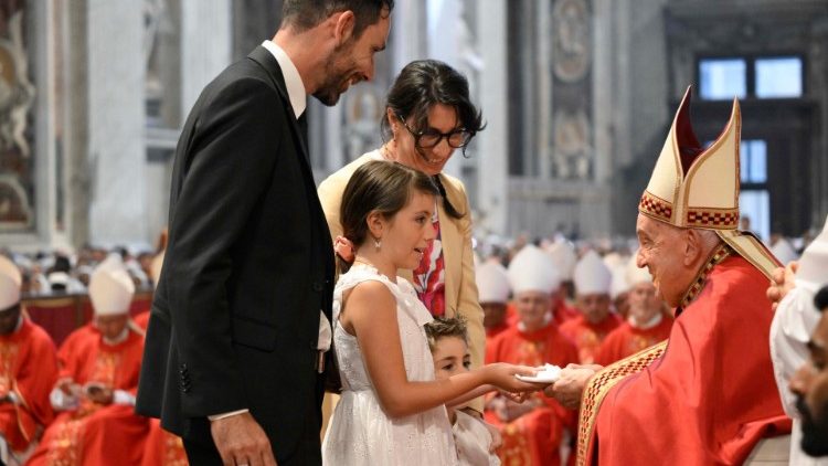 Mtakatifu Yosefu ni chemchemi ya faraja na matumaini kwa familia nyingi zilizovunjika na kupondeka moyo sehemu  mbalimbali za dunia.