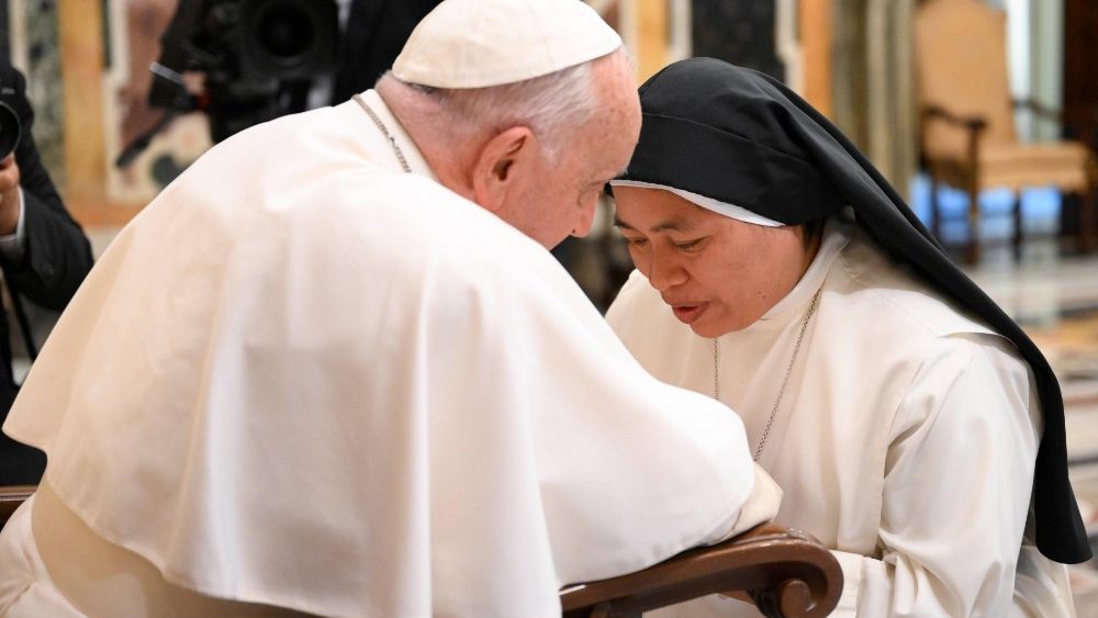 Францішак падчас сустрэчы з прадстаўнікамі чатырох манаскіх ордэнаў