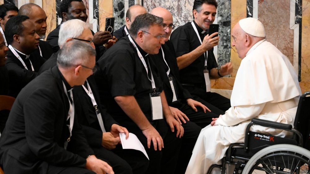 Францішак падчас сустрэчы з прадстаўнікамі чатырох манаскіх ордэнаў