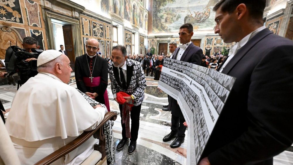 A audiência com o grupo da Rede Internacional de Legisladores Católicos (ICLN), na Sala Clementina