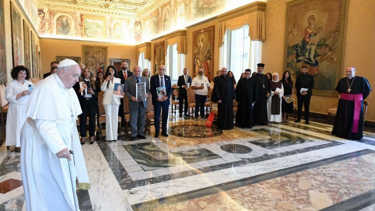 Spotkanie Papieża z członkami rodzin ofiar wybuchu w Bejrucie