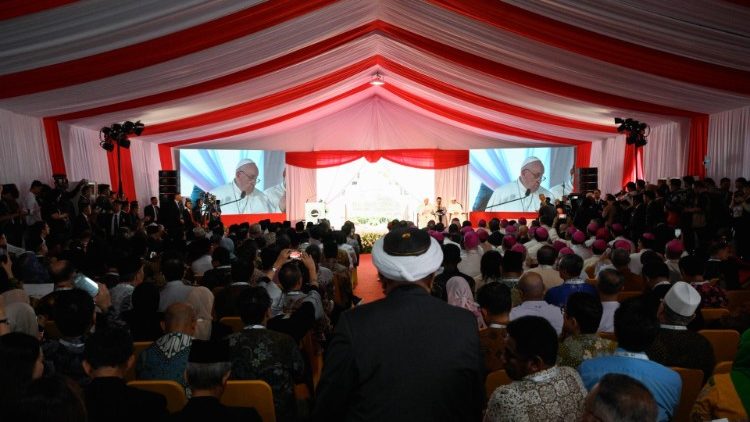 Междурелигиозна среща в Джакарта