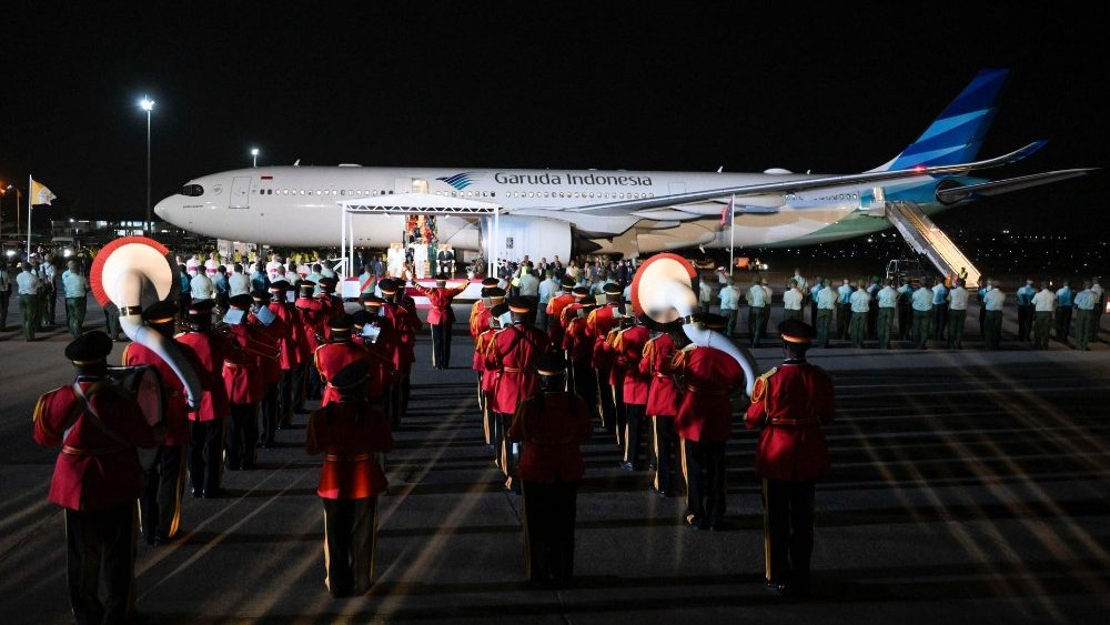 2024.09.06 Viaggio Apostolico in Papua Nuova Guinea - Cerimonia di benvenuto all'Aeroporto di Port Moresby