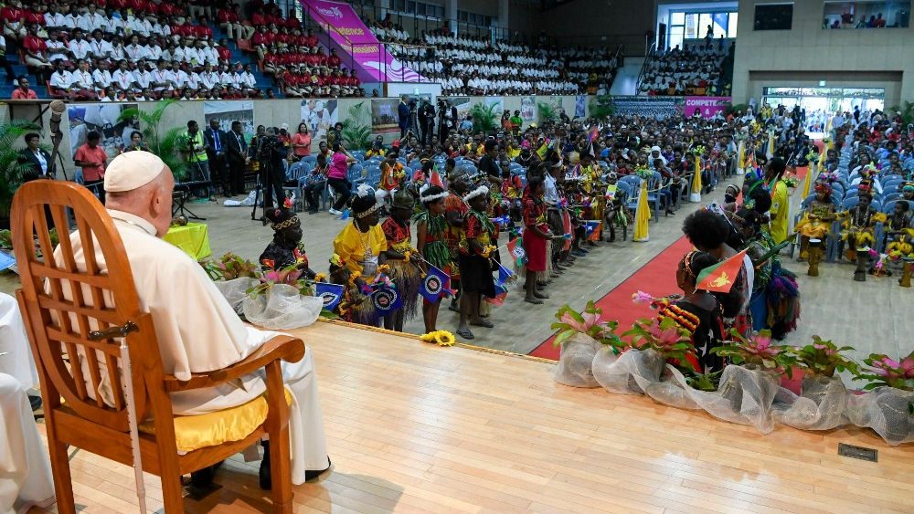 2024.09.07 Viaggio Apostolico in Papua Nuova Guinea - Visita ai Bambini di Street Ministry e Callan Services 