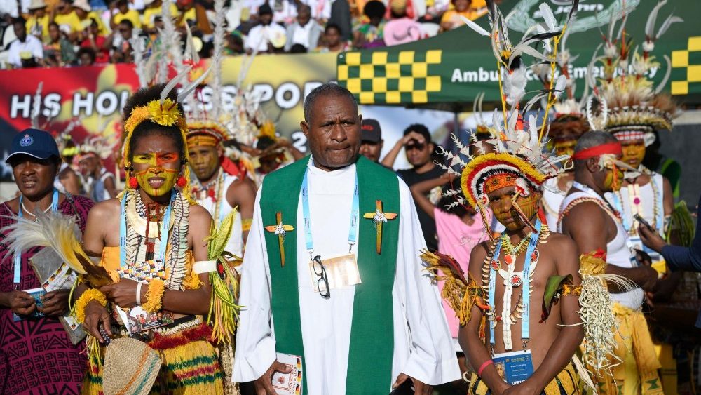 Падчас Імшы на Стадыёне сэра Джона Гайза ў Порт-Морсбі