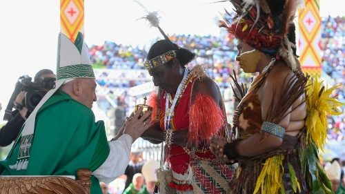 Papież do Papuasów: Bóg blisko tych, którzy czują się daleko