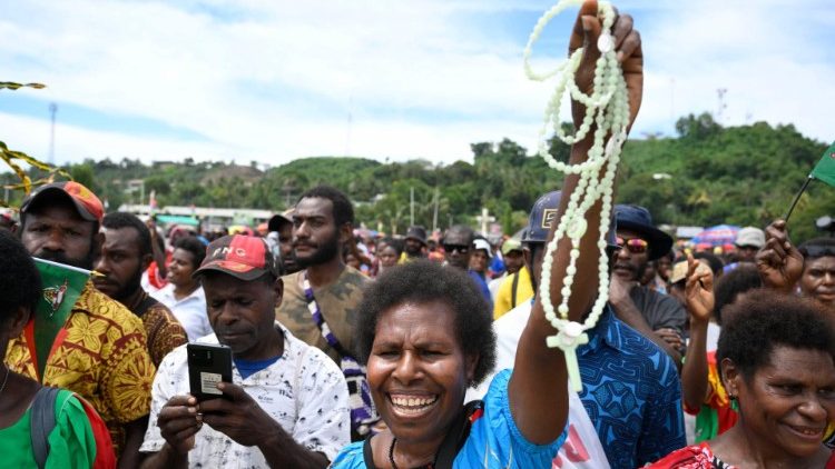 Среща с католиците във Винамо, Папуа Нова Гвинея