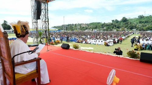Papež vernikom v Vaninu, da naj kot ljubeča Cerkev vedno bolj olepšujejo to srečno deželo
