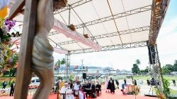 Ֆրանչիսկոս Պապ կը հանդիպի Վանիմօ թեմի հաւատացեալներուն հետ