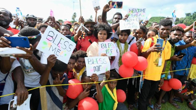 Среща с католиците във Винамо, Папуа Нова Гвинея