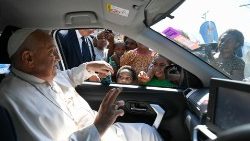 2024.09.09 Viaggio Apostolico in Papua Nuova Guinea - Incontro con i giovani nel SIr John Guise Stadium