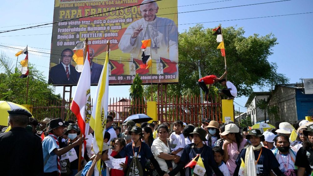2024.09.09 Viaggio Apostolico in Timor-Leste - Accoglienza ufficiale all'Aeroporto di Dili