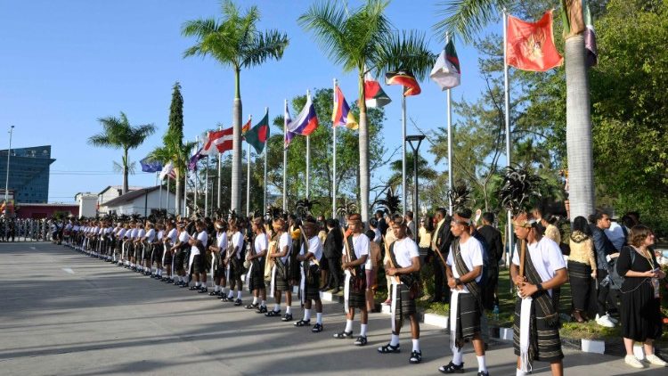 Umati mkubwa wa watu wa Mungu Timor ya Mashariki umejitokeza kwa Papa