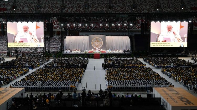 Mesha e kremtuar nga Papa n&euml; Singapor