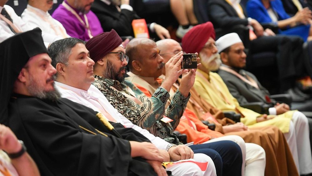 2024.09.13 Viaggio Apostolico a Singapore - Incontro Interreligioso con i giovani