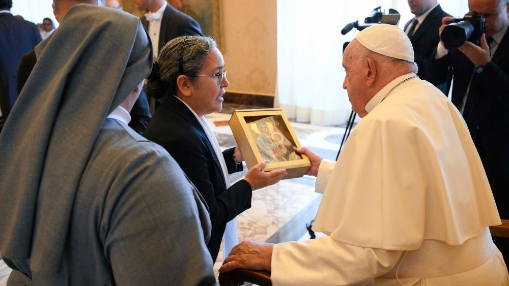 Папская аўдыенцыя для Кангрэгацыі Найсвяцейшых Сэрцаў Езуса і Марыі і Сясцёр Боскага Збаўцы