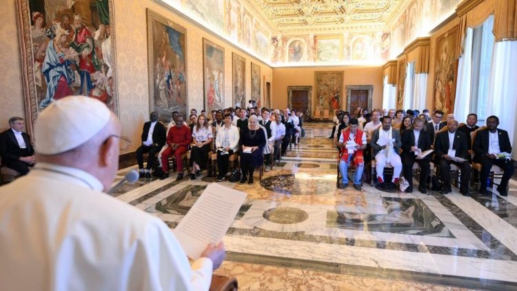 Glob&aacute;lis &eacute;s helyi jelenl&eacute;tre buzd&iacute;tott