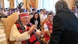 O Papa com os membros do Movimento Internacional de Estudantes Católicos "Pax Romana"