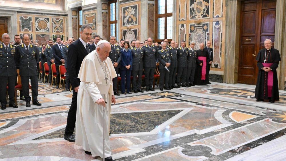 Audiência do Papa aos militares da Guarda de Finanças italiana por ocasião dos 250 anos de sua fundação (Vatican Media)