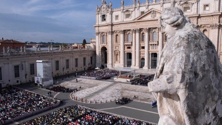 Una panoramica di piazza San Pietro