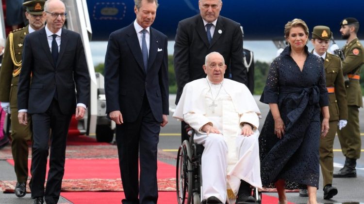 Папа Франциск с великохерцогското семейство на Люксембург