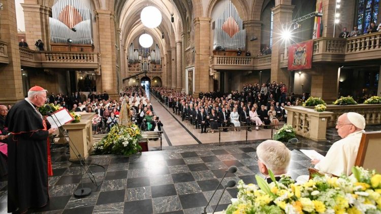 &Uacute;vodn&iacute; pozdrav kardin&aacute;la Hollericha