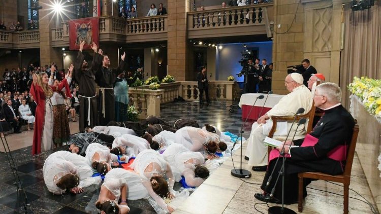 Tanečn&iacute; vystoupen&iacute; Laudato si' inspirovan&eacute; životem svat&eacute;ho Františka