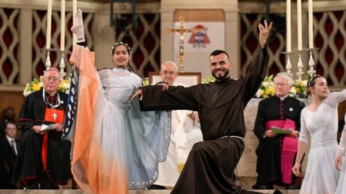 Il Papa: lo spirito del Vangelo &egrave; accoglienza e fede gioiosa e "danzante"