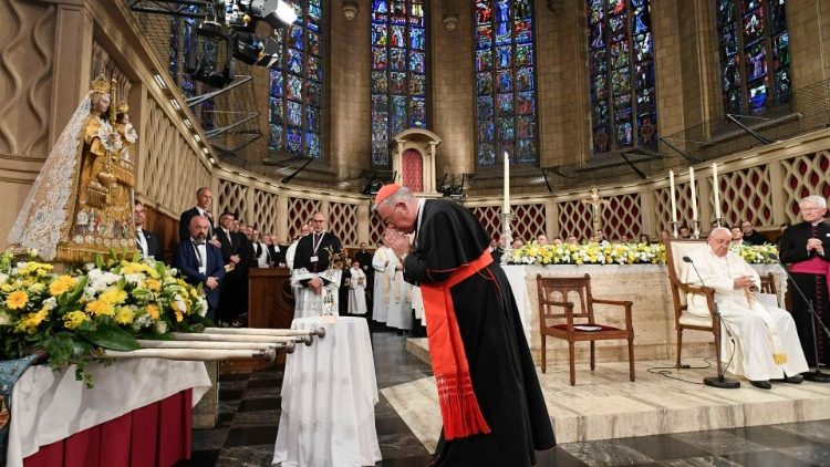 Papa Franciisc, la întâlnirea cu comunitatea catolică din Luxemburg în catedrala Notre-Dame