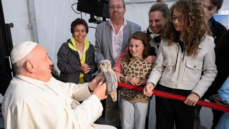 Pope Francis meets with members of Luxembourg's Catholic community