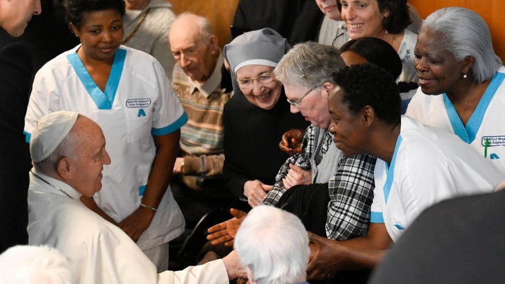 2024.09.27 Viaggio Apostolico in Belgio - Incontro con gli anziani presso la Home Saint-Joseph a Bruxelles