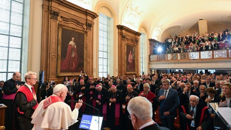 Encontro do Papa com os professores da Universidade Católica de Leuven (Vatican Media)